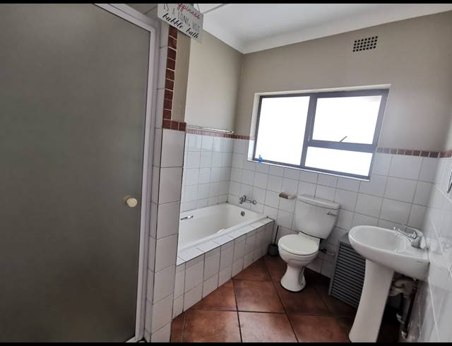190M² OFFICE TO LET IN BEYERS PARK